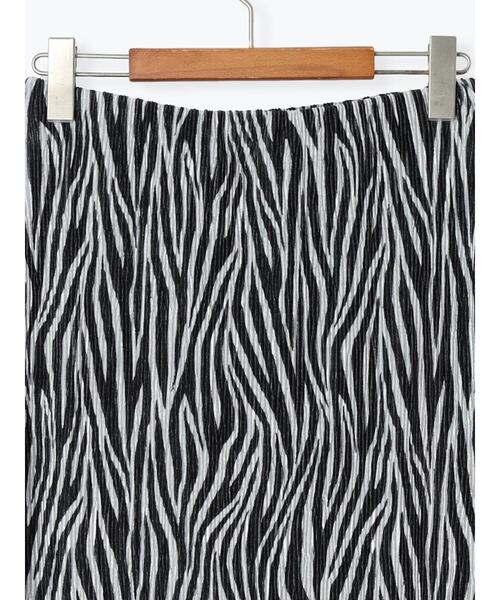 Lugnoncure（ルノンキュール）の「アニマル柄楊柳ベロアスカート（スカート・レディース・ブラック/ベージュ・F）」の10枚目の写真
