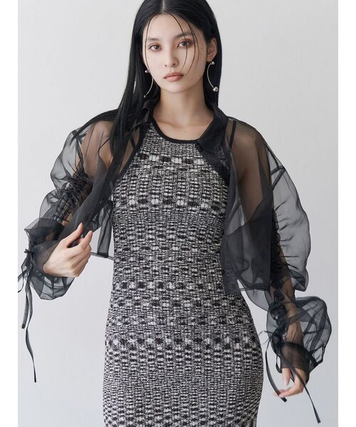 MURUA（ムルーア）の「リボンドロストスリーブシャイニーシアーシャツ（シャツ/ブラウス・レディース・ホワイト/ブラック/ピンク/ブルー・FREE）」の2枚目の写真