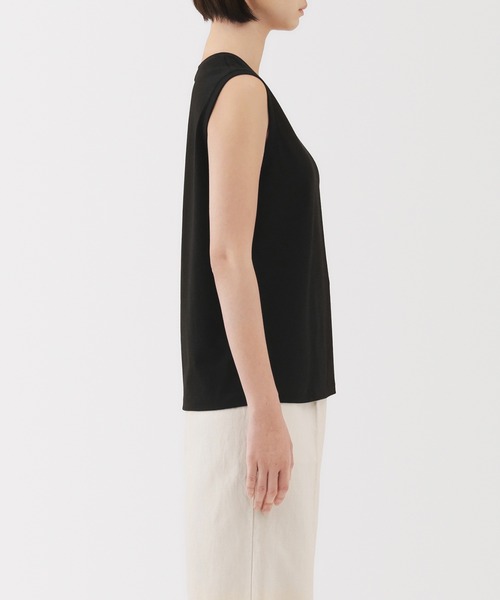 無印良品（ムジルシリョウヒン）の「婦人　天竺編みスリーブレスＴシャツ（Tシャツ/カットソー・レディース・ホワイト/グレー/ブラック/ライトピンク・S/M/L/XL）」の22枚目の写真