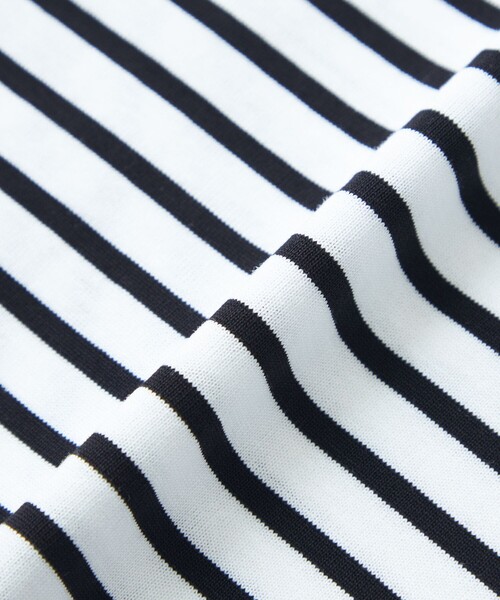 CAST:（キャストコロン）の「【着回し抜群】テクニカルボーダーカットソー（Tシャツ/カットソー・レディース・ホワイト/ブラック・M）」の4枚目の写真