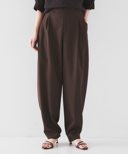 UNTITLED（アンタイトル）の「【オンオフ使える/セットアップ可能】トロピカルウール カーブテーパードパンツ（その他パンツ・レディース・ダークブラウン/ネイビー・00/01/02/03/04/42/44/46/48/50）」の5枚目の写真