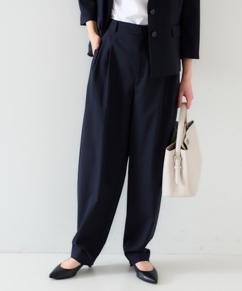 UNTITLED（アンタイトル）の「【オンオフ使える/セットアップ可能】トロピカルウール カーブテーパードパンツ（その他パンツ・レディース・ダークブラウン/ネイビー・00/01/02/03/04/42/44/46/48/50）」の8枚目の写真