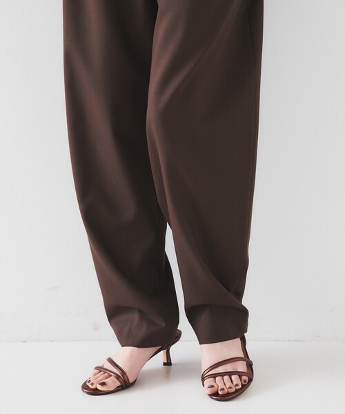 UNTITLED（アンタイトル）の「【オンオフ使える/セットアップ可能】トロピカルウール カーブテーパードパンツ（その他パンツ・レディース・ダークブラウン/ネイビー・00/01/02/03/04/42/44/46/48/50）」の18枚目の写真