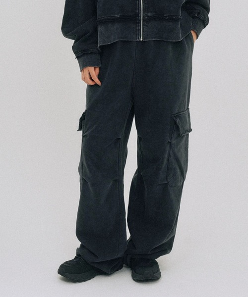 YOOU(ユー)の「ウォッシュスウェットパンツ/カーゴデザイン × ワイドシルエット(スウェットパンツ・レディース・ベージュ/ブラック・S/M)」の1枚目の写真