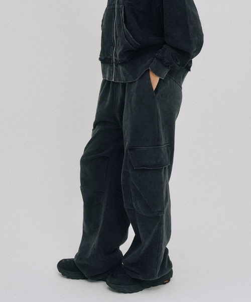 YOOU(ユー)の「ウォッシュスウェットパンツ/カーゴデザイン × ワイドシルエット(スウェットパンツ・レディース・ベージュ/ブラック・S/M)」の3枚目の写真