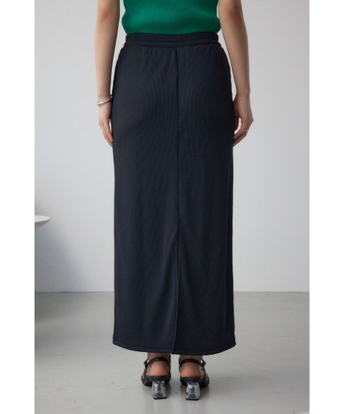 AZUL by moussy(アズールバイマウジー)の「【身長/骨格別着用画像あり】ドライタッチリブナロースカート 春服 秋服 無地 ロングスカート(スカート・レディース・ブラック/ライトベージュ/レッド・FREE)」の9枚目の写真