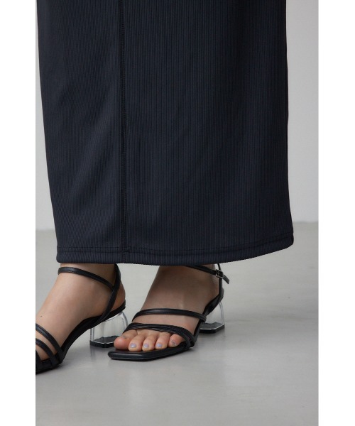AZUL by moussy(アズールバイマウジー)の「【身長/骨格別着用画像あり】ドライタッチリブナロースカート 春服 秋服 無地 ロングスカート(スカート・レディース・ブラック/ライトベージュ/レッド・FREE)」の12枚目の写真