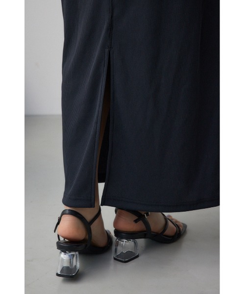 AZUL by moussy(アズールバイマウジー)の「【身長/骨格別着用画像あり】ドライタッチリブナロースカート 春服 秋服 無地 ロングスカート(スカート・レディース・ブラック/ライトベージュ/レッド・FREE)」の13枚目の写真
