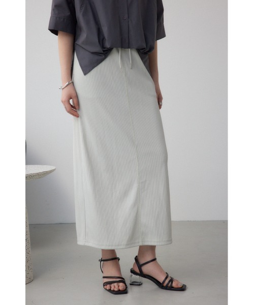 AZUL by moussy(アズールバイマウジー)の「【身長/骨格別着用画像あり】ドライタッチリブナロースカート 春服 秋服 無地 ロングスカート(スカート・レディース・ブラック/ライトベージュ/レッド・FREE)」の14枚目の写真