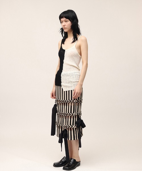 leinwande（ラインヴァンド）の「【leinwande】Blocking Twist Tank-top（キャミソール・レディース・ブラック/ネイビー/カーキブラウン・ONE SIZE）」の11枚目の写真