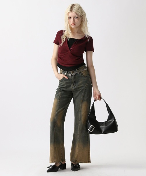 FOREVER 21(フォーエバー トゥエンティーワン)の「【2025SS】スタッズフレアデニムパンツ(デニムパンツ・レディース・ブルー・SMALL/MEDIUM)」の3枚目の写真