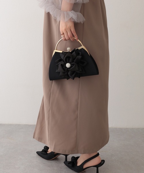 Lace Ladies(レースレディース)の「ビッグ フラワー ビジュー ボール付き パーティー ハンド バッグ(クラッチバッグ・レディース・ベージュ/ブラック/シルバー・FREE)」の7枚目の写真