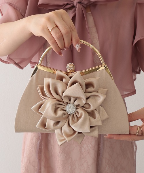 Lace Ladies(レースレディース)の「ビッグ フラワー ビジュー ボール付き パーティー ハンド バッグ(クラッチバッグ・レディース・ベージュ/ブラック/シルバー・FREE)」の13枚目の写真