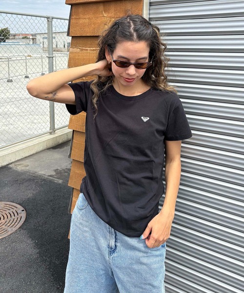 ROXY(ロキシー)の「HISTORICAL LOGO LINE /ロキシーバックプリントロゴ半袖Tシャツ(Tシャツ/カットソー・レディース・ホワイト/ホワイト系その他/ブラック/ブラック系その他・MEDIUM/LARGE/SMALL)」の15枚目の写真