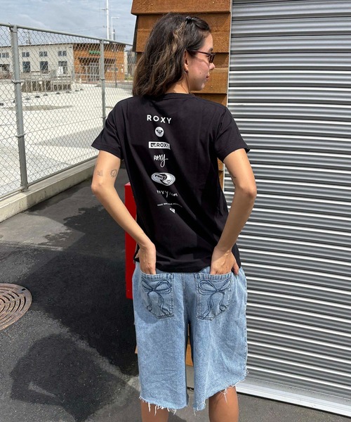 ROXY(ロキシー)の「HISTORICAL LOGO LINE /ロキシーバックプリントロゴ半袖Tシャツ(Tシャツ/カットソー・レディース・ホワイト/ホワイト系その他/ブラック/ブラック系その他・MEDIUM/LARGE/SMALL)」の6枚目の写真