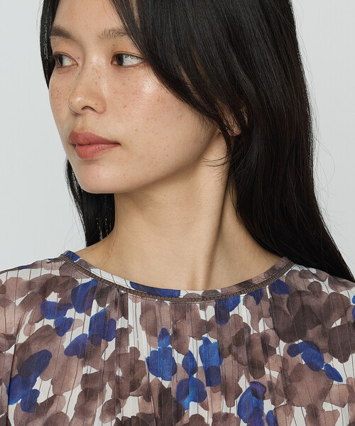 K.T KIYOKO TAKASE（キヨコタカセ）の「強撚カッセンアートプリント フロントタックブラウス（シャツ/ブラウス・レディース・ブラウン・9号/11号/7号）」の6枚目の写真