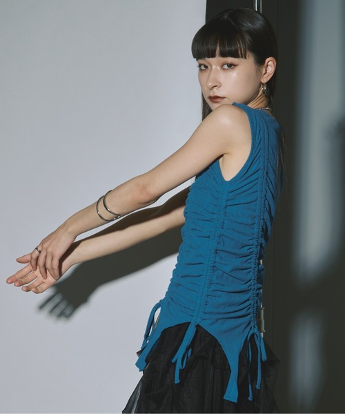 Ezick（エジック）の「Drost mode asymmetry カップ付きタンクトップ（タンクトップ・レディース・ブラック/ブルー・FREE）」の14枚目の写真