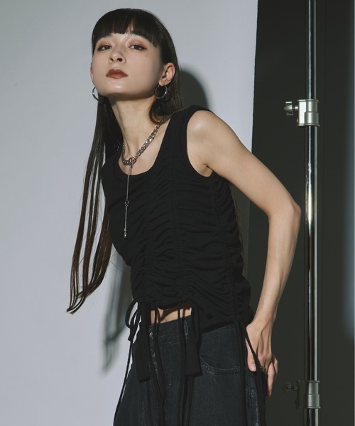 Ezick（エジック）の「Drost mode asymmetry カップ付きタンクトップ（タンクトップ・レディース・ブラック/ブルー・FREE）」の4枚目の写真