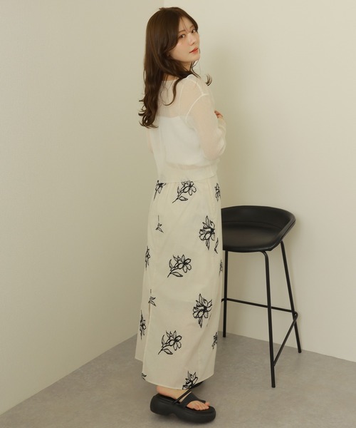 LAULEN（ローレン）の「cotton linen flower embroidery long skirt