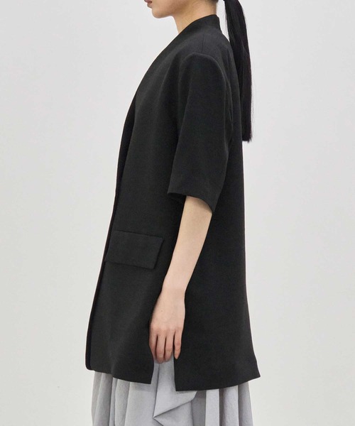 THE TOKYO(ザトウキョウ)の「《ZOZOTOWN限定》【Louren/ローレン】別注 side slit half sleeve jacket/サイドスリットハーフスリーブジャケット/半袖ジャケット(ノーカラージャケット・レディース・ブラック/ライトベージュ・FREE)」の22枚目の写真