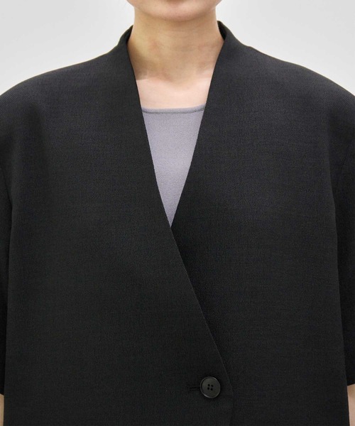 THE TOKYO(ザトウキョウ)の「《ZOZOTOWN限定》【Louren/ローレン】別注 side slit half sleeve jacket/サイドスリットハーフスリーブジャケット/半袖ジャケット(ノーカラージャケット・レディース・ブラック/ライトベージュ・FREE)」の20枚目の写真