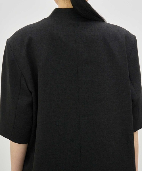 THE TOKYO(ザトウキョウ)の「《ZOZOTOWN限定》【Louren/ローレン】別注 side slit half sleeve jacket/サイドスリットハーフスリーブジャケット/半袖ジャケット(ノーカラージャケット・レディース・ブラック/ライトベージュ・FREE)」の17枚目の写真