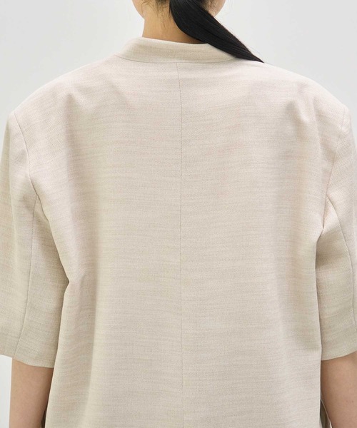 THE TOKYO(ザトウキョウ)の「《ZOZOTOWN限定》【Louren/ローレン】別注 side slit half sleeve jacket/サイドスリットハーフスリーブジャケット/半袖ジャケット(ノーカラージャケット・レディース・ブラック/ライトベージュ・FREE)」の5枚目の写真