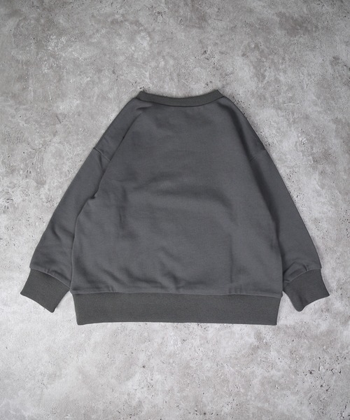 DILASH（ディラッシュ）の「パロディトレーナー（スウェット・キッズ・チャコールグレー/ベージュ・130/120/110/100/90/80/140）」の5枚目の写真