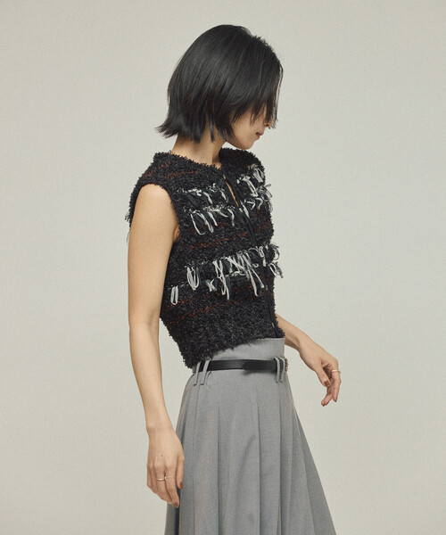 Firsthand(ファーストハンド)の「Firsthand/ファーストハンド 異素材フリンジニットベスト / ボーダーニットベスト 25AW(ベスト・レディース・ブラック/ベージュ/レッド・FREE)」の14枚目の写真