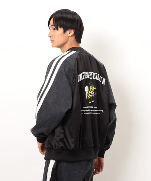 VLONE イエローフード付きジャケット 黒刺繍ロゴ入り VLONE イエローフード付きジャケット 黒刺繍ロゴ入り VLONE イエロー