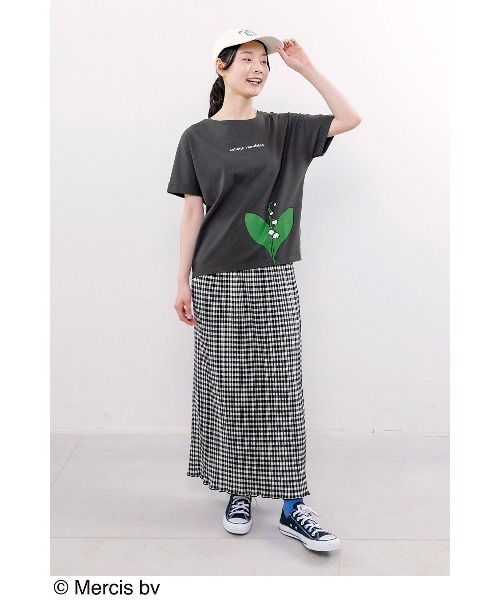 Live in comfort(リブインコンフォート)の「リブ イン コンフォート ディック・ブルーナさんのお花ロゴトップス(Tシャツ/カットソー・レディース・ホワイト/チャコール/ベージュ・S/M/L/LL/3L)」の5枚目の写真