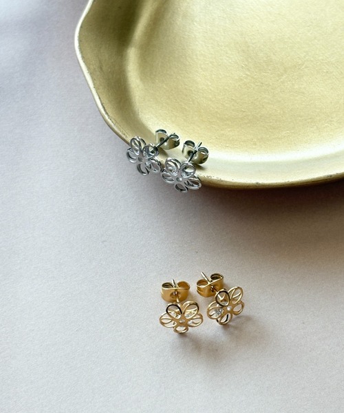 ciite' surgical stainless(シーテサージカルステンレス)の「【 金属アレルギー対応 】フラワービジューピアス サージカルステンレス(両耳用)(ピアス(両耳用)・レディース・ゴールド/シルバー・FREE)」の19枚目の写真