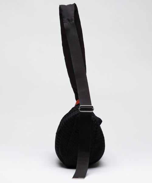 EDITA.（エディータ）の「洗濯機で洗える Washable body bag　MM size　軽量 / 男女兼用 / ボディバッグ（ボディバッグ/ウエストポーチ・レディース・ブラック系/ブラック・FREE）」の7枚目の写真