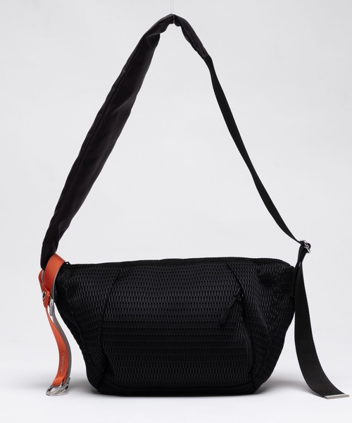 EDITA.（エディータ）の「洗濯機で洗える Washable body bag　MM size　軽量 / 男女兼用 / ボディバッグ（ボディバッグ/ウエストポーチ・レディース・ブラック系/ブラック・FREE）」の8枚目の写真