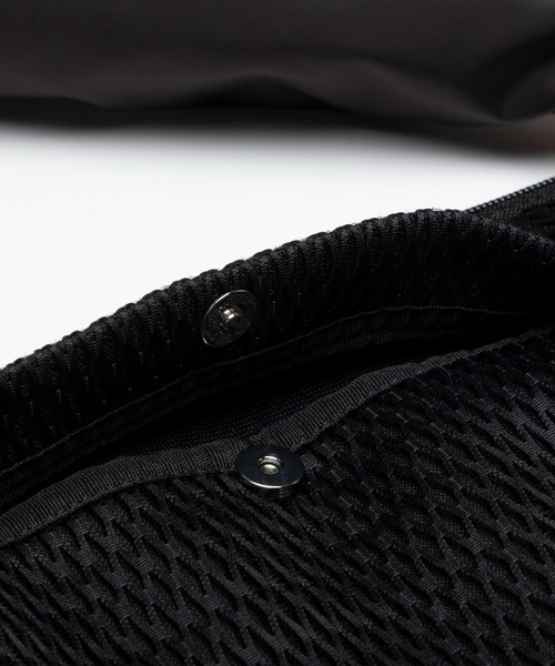 EDITA.（エディータ）の「洗濯機で洗える Washable body bag　MM size　軽量 / 男女兼用 / ボディバッグ（ボディバッグ/ウエストポーチ・レディース・ブラック系/ブラック・FREE）」の11枚目の写真