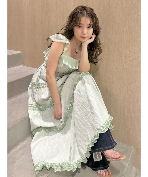 LILY BROWN(リリーブラウン)の「ティアードフリルキャミワンピース(ワンピース・レディース・ブラック/ミント/ホワイト・0/1)」の3枚目の写真