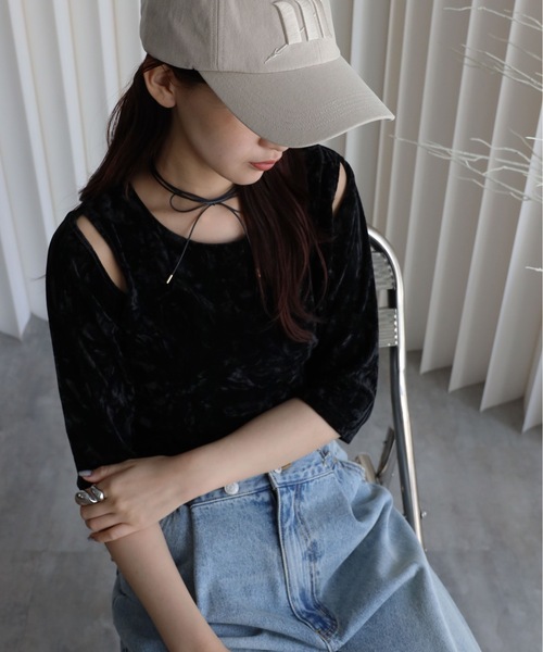 YENNA（イェンナ）の「クラッシュベロア肩あきTシャツ（Tシャツ/カットソー・レディース・ブラウン/ブラック系その他/ブラック/ブラウン系その他・FREE）」の5枚目の写真