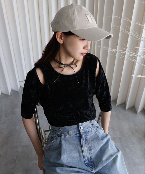 YENNA（イェンナ）の「クラッシュベロア肩あきTシャツ（Tシャツ/カットソー・レディース・ブラウン/ブラック系その他/ブラック/ブラウン系その他・FREE）」の8枚目の写真