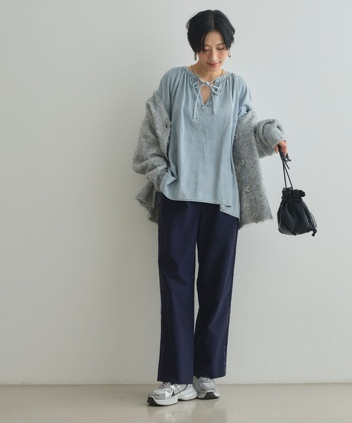 CROSS FUNCTION（クロスファンクション）の「《撥水》FRESH DENIM デニムカフタンボリュームスリーブブラウス【CROSS FUNCTION/クロスファンクション】（シャツ/ブラウス・レディース・ネイビー/サックスブルー・LL/L/M）」の4枚目の写真
