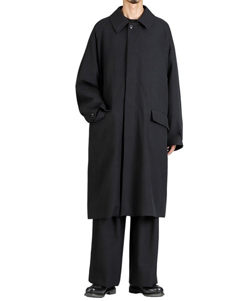 marka（マーカ）の「marka / マーカ：RAGLAN SLEEVE COAT -TUMBLED WOOL SERGE-：M25C12CO01C[COR]（ステンカラーコート・メンズ・ブラック系その他・2(M)）」の13枚目の写真