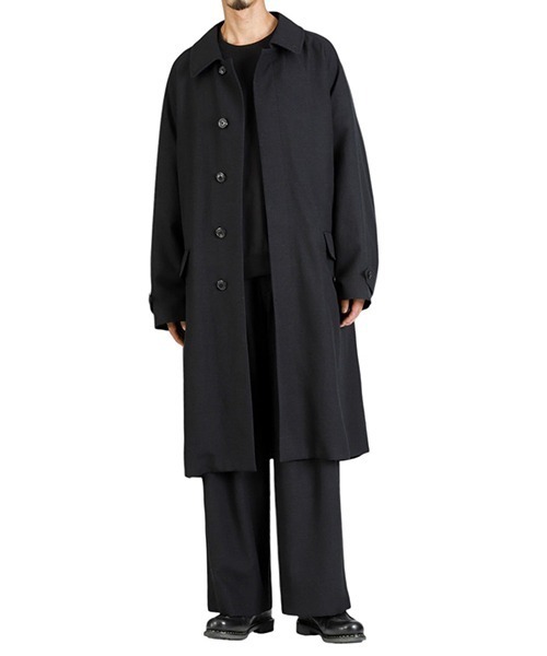 marka（マーカ）の「marka / マーカ：RAGLAN SLEEVE COAT -TUMBLED WOOL SERGE-：M25C12CO01C[COR]（ステンカラーコート・メンズ・ブラック系その他・2(M)）」の16枚目の写真
