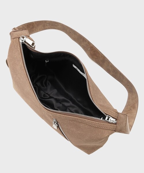 tk.TAKEO KIKUCHI(ティーケータケオキクチ)の「ラウンデッドバッグ(ショルダーバッグ・メンズ・ブラウン系その他2/ブラック・00)」の12枚目の写真