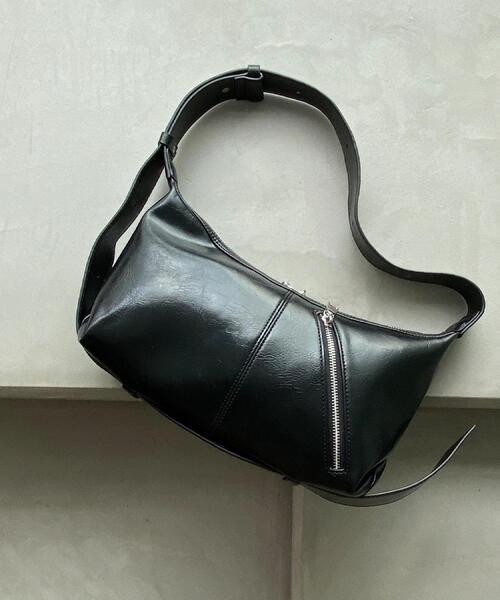 tk.TAKEO KIKUCHI(ティーケータケオキクチ)の「ラウンデッドバッグ(ショルダーバッグ・メンズ・ブラウン系その他2/ブラック・00)」の21枚目の写真