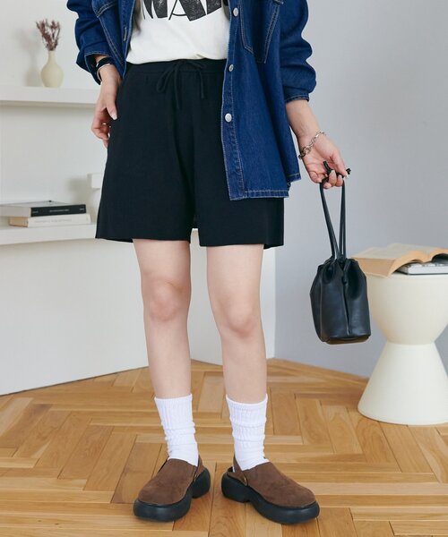 DISCOAT(ディスコート)の「ニットショートパンツ(その他パンツ・レディース・ブラック/グレー・FREE)」の3枚目の写真