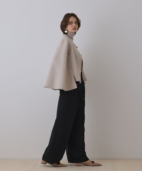 GRACE CONTINENTAL（グレースコンチネンタル）の「リバーケープジャケット（その他アウター・レディース・ブラック/ベージュ・36）」の5枚目の写真