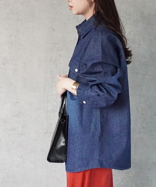 SELECT LEVERY(セレクトリベリー)の「デニムオーバーシャツ(シャツ/ブラウス・レディース・ブルー/ネイビー・MEDIUM/LARGE)」の13枚目の写真