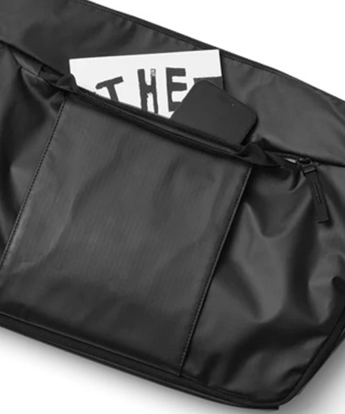 ESTNATION（エストネーション）の「Db / Ramverk Pro Sling Bag 24L（ショルダーバッグ・メンズ・ブラック・FREE）」の4枚目の写真