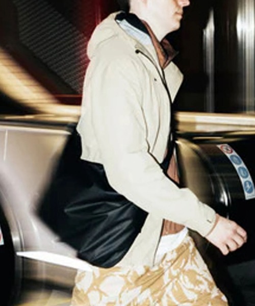 ESTNATION（エストネーション）の「Db / Ramverk Pro Sling Bag 24L（ショルダーバッグ・メンズ・ブラック・FREE）」の5枚目の写真