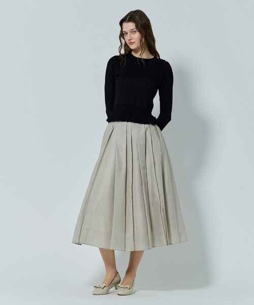 TOCCA(トッカ)の「IN ROMANCE ペプラム ニットプルオーバー(ニット/セーター・レディース・ピンクベージュ/ブラック系・SMALL/MEDIUM)」の5枚目の写真