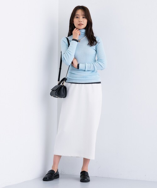 INDIVI（インディヴィ）の「【洗える／毛玉になりにくい】エクストラファインウール リブタートルニット（ニット/セーター・レディース・チャコール/ブラック/レッド系1/サックスブルー/オフホワイト/ベージュ系その他5・05/13/15 /34/38/19）」の20枚目の写真